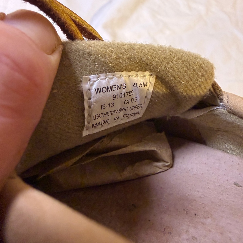 Sperry Women's Tan Leather Moccasin Loafers with Gold Accents NWOT sz8.5 - Picture 7 of 7